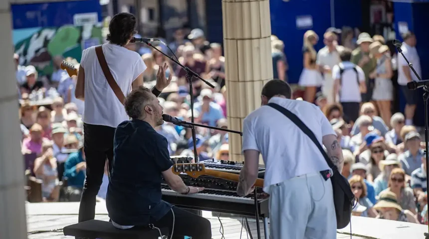 Toploader plays Eastbourne Bandstand in Bank Holiday homecoming gig - Eastbourne News