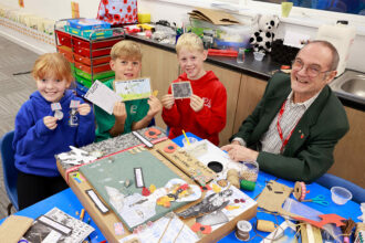 Langney school pupils honour local war hero with mural - Eastbourne Newspaper